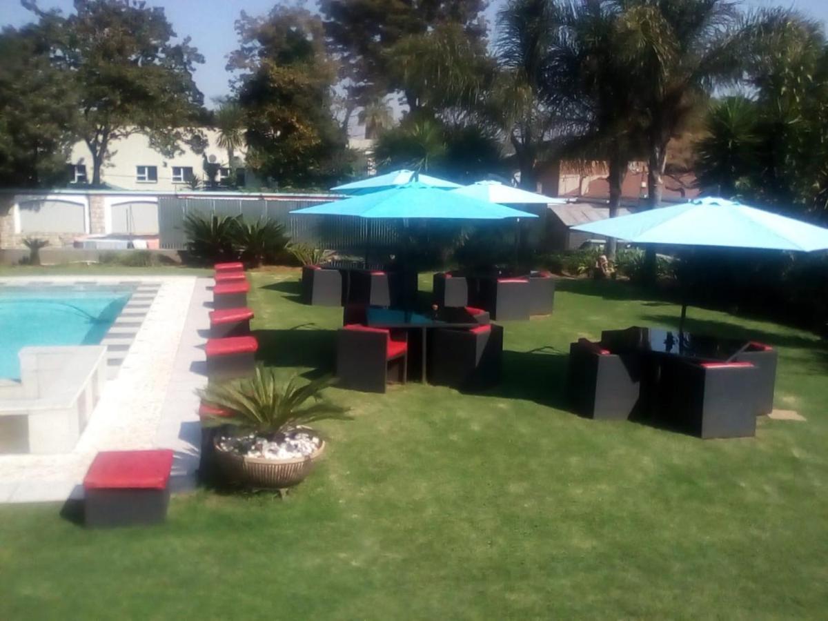 Africa Paradise - Or Tambo Airport Boutique Hotel Benoni Eksteriør billede