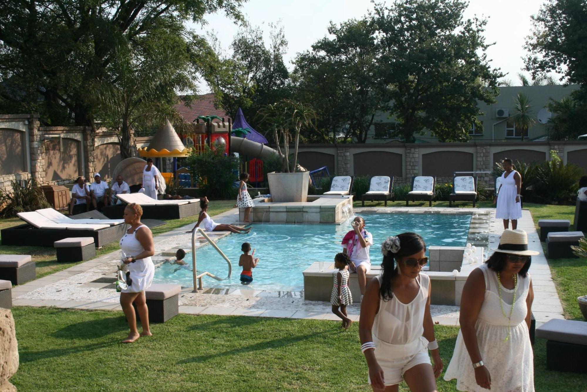 Africa Paradise - Or Tambo Airport Boutique Hotel Benoni Eksteriør billede
