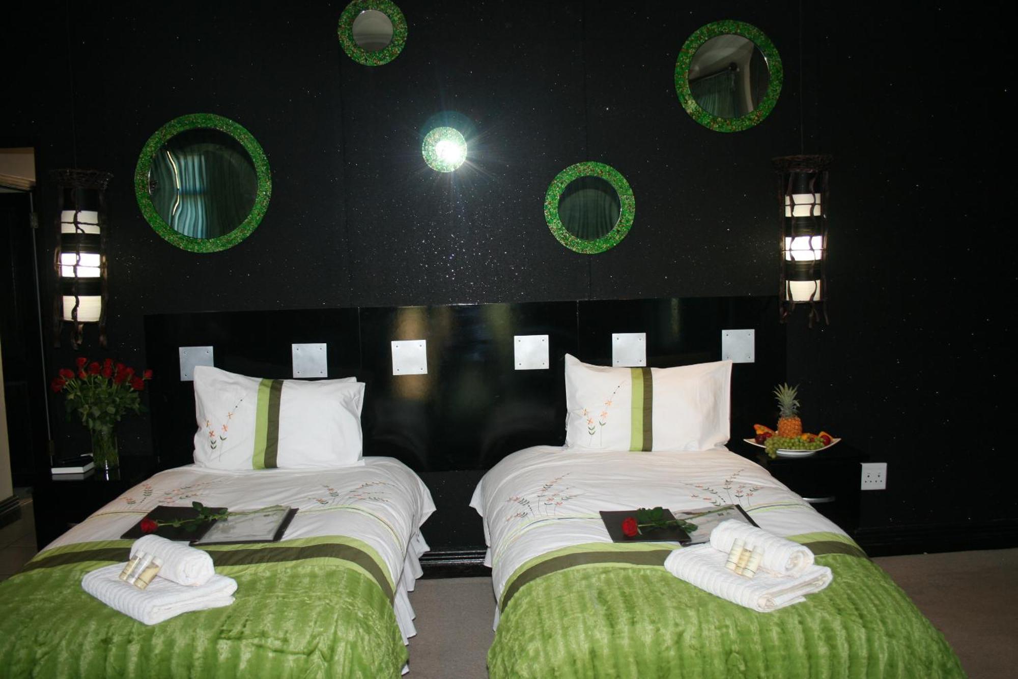 Africa Paradise - Or Tambo Airport Boutique Hotel Benoni Eksteriør billede